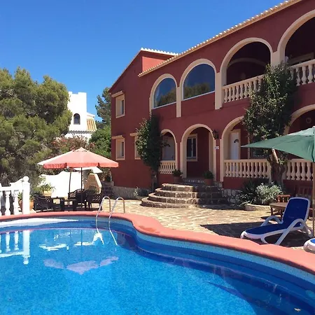 Pinkflamingo Pensión 3*